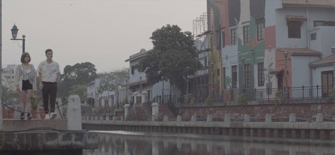 Thanh Duy táo bạo ướt át trong MV Người lạ thân quen - Ảnh 5. Thanh Duy táo bạo ướt át trong MV Người lạ thân quen - Ảnh 5.