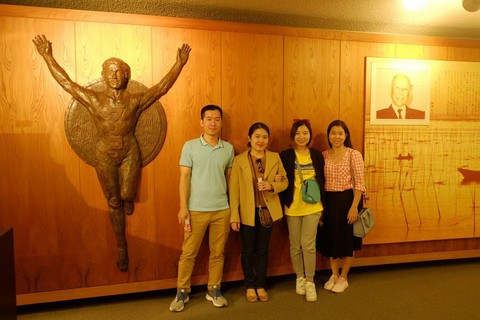 Đến Osaka, không thể bỏ qua biển hiệu Glico Man nổi tiếng Nhật Bản - Ảnh 2. Đến Osaka, không thể bỏ qua biển hiệu Glico Man nổi tiếng Nhật Bản - Ảnh 2.