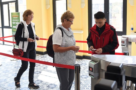 Du lịch Nhật Bản, Hàn Quốc hốt bạc nhờ nới lỏng visa - Ảnh 1. Du lịch Nhật Bản, Hàn Quốc hốt bạc nhờ nới lỏng visa - Ảnh 1.