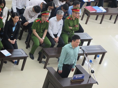 Đại án Oceanbank: Nữ đại gia Hứa Thị Phấn và Phạm Công Danh xin xét xử vắng mặt - Ảnh 1. Đại án Oceanbank: Nữ đại gia Hứa Thị Phấn và Phạm Công Danh xin xét xử vắng mặt - Ảnh 1.