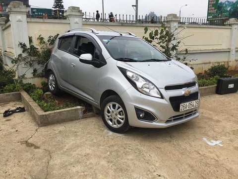 Giáo viên lùi xe khiến 1 học sinh tử vong chưa có bằng lái - Ảnh 1. Giáo viên lùi xe khiến 1 học sinh tử vong chưa có bằng lái - Ảnh 1.