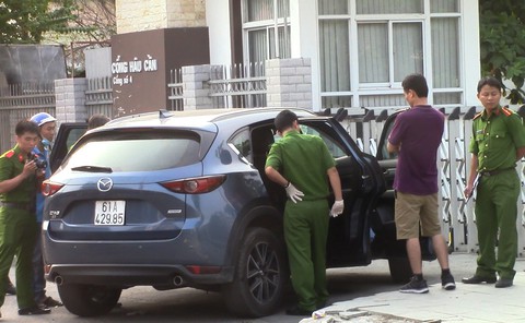 Đập kính xe hơi trộm hơn 1 tỷ đồng - Ảnh 1. Đập kính xe hơi trộm hơn 1 tỷ đồng - Ảnh 1.