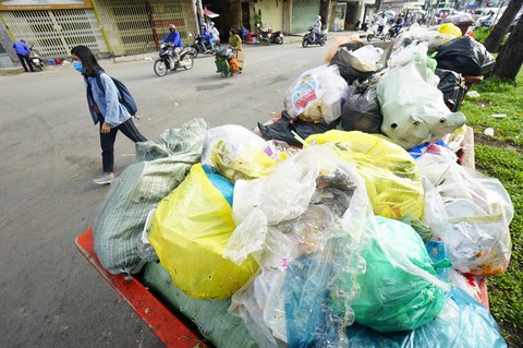 Người Việt thải gần 18.000 tấn rác thải nhựa mỗi ngày - Ảnh 5. Người Việt thải gần 18.000 tấn rác thải nhựa mỗi ngày - Ảnh 5.