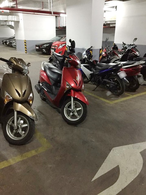 Dân chung cư nóng máu với những chiếc xe kỳ cục - Ảnh 3. Dân chung cư nóng máu với những chiếc xe kỳ cục - Ảnh 3.