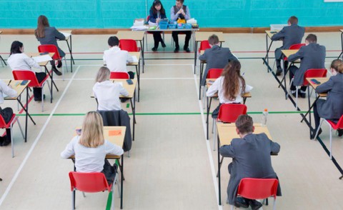 Có nên mạnh tay khi học trò cư xử không đúng mực? - Ảnh 1. Có nên mạnh tay khi học trò cư xử không đúng mực? - Ảnh 1.