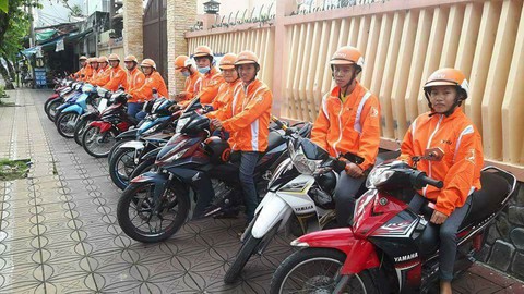 Ông lớn taxi Việt đáp trả vụ Grab mua Uber như thế nào? - Ảnh 1. Ông lớn taxi Việt đáp trả vụ Grab mua Uber như thế nào? - Ảnh 1.