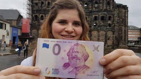 Cháy hàng đồng euro kỷ niệm 200 năm ngày sinh Karl Marx - Ảnh 1. Cháy hàng đồng euro kỷ niệm 200 năm ngày sinh Karl Marx - Ảnh 1.