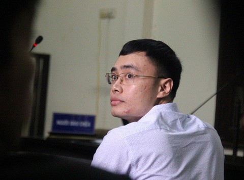 Phạt cựu nhà báo nhận tiền để không viết bài 3 năm tù - Ảnh 1. Phạt cựu nhà báo nhận tiền để không viết bài 3 năm tù - Ảnh 1.
