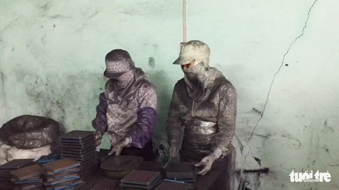 Khởi tố, điều tra vụ Vinaca sản xuất thuốc chữa ung thư từ tro than - Ảnh 2. Khởi tố, điều tra vụ Vinaca sản xuất thuốc chữa ung thư từ tro than - Ảnh 2.