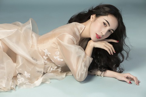 Thủy Tiên: Vì Công Vinh, tôi sẵn sàng thay đổi - Ảnh 2. Thủy Tiên: Vì Công Vinh, tôi sẵn sàng thay đổi - Ảnh 2.