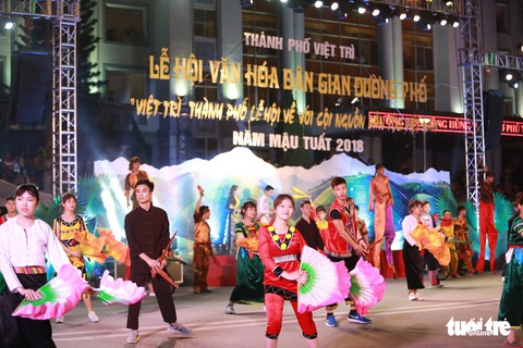 Hàng vạn khách xem show nghệ thuật mừng Giỗ Tổ Hùng Vương - Ảnh 2. Hàng vạn khách xem show nghệ thuật mừng Giỗ Tổ Hùng Vương - Ảnh 2.