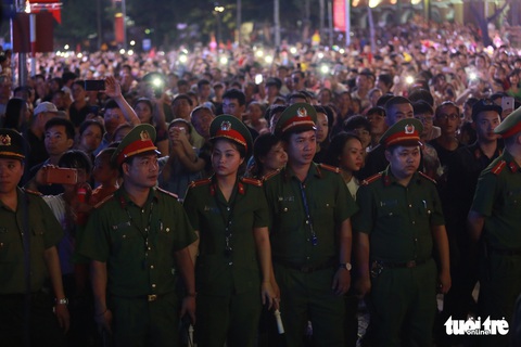 Hàng vạn khách xem show nghệ thuật mừng Giỗ Tổ Hùng Vương - Ảnh 5. Hàng vạn khách xem show nghệ thuật mừng Giỗ Tổ Hùng Vương - Ảnh 5.