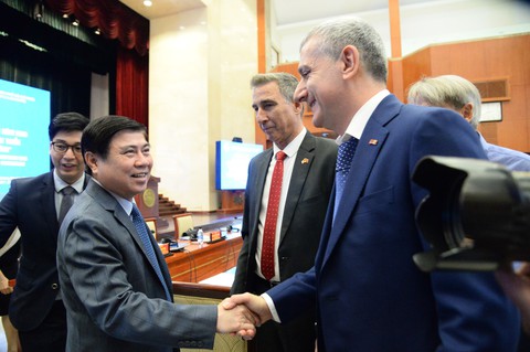 TP.HCM cam kết không hình sự hóa quan hệ kinh tế, dân sự - Ảnh 1. TP.HCM cam kết không hình sự hóa quan hệ kinh tế, dân sự - Ảnh 1.