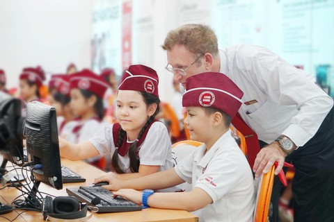 Học tập trong môi trường tiên tiến tại Trường Quốc tế Á Châu - Ảnh 2. Học tập trong môi trường tiên tiến tại Trường Quốc tế Á Châu - Ảnh 2.