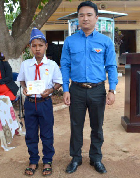 Khen thưởng học sinh lớp 5 cứu hai bạn khỏi đuối nước - Ảnh 1. Khen thưởng học sinh lớp 5 cứu hai bạn khỏi đuối nước - Ảnh 1.