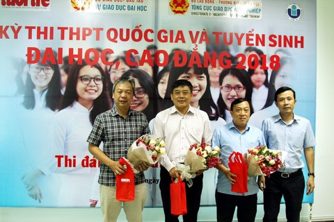 Đang tư vấn trực tuyến Thi đánh giá năng lực ra sao? - Ảnh 1. Đang tư vấn trực tuyến Thi đánh giá năng lực ra sao? - Ảnh 1.