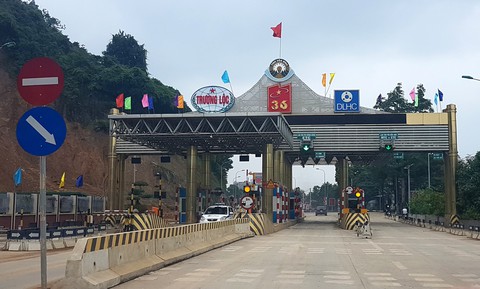 Chi gần 970 triệu đồng bảo vệ trật tự trạm BOT quốc lộ 6 - Ảnh 1. Chi gần 970 triệu đồng bảo vệ trật tự trạm BOT quốc lộ 6 - Ảnh 1.