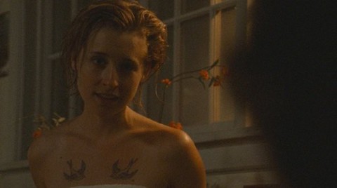 Allison Mack đã thành nô lệ tình dục trong giáo phái NXIVM ra sao? - Ảnh 1. Allison Mack đã thành nô lệ tình dục trong giáo phái NXIVM ra sao? - Ảnh 1.