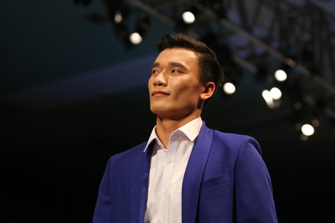 Bùi Tiến Dũng U23 Việt Nam đốt nóng sàn diễn thời trang quốc tế - Ảnh 5. Bùi Tiến Dũng U23 Việt Nam đốt nóng sàn diễn thời trang quốc tế - Ảnh 5.