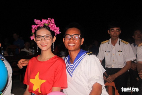 Đêm Trường Sa: Cứ hát mãi - Ảnh 7. Đêm Trường Sa: Cứ hát mãi - Ảnh 7.