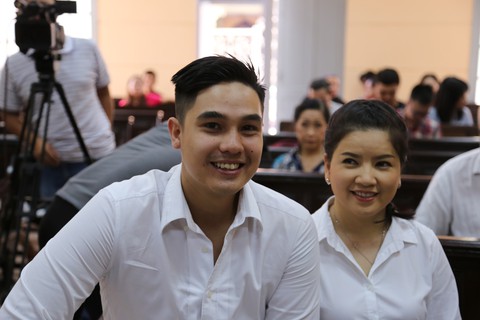 Ngọc Trinh và Nhà hát kịch thành phố cùng hầu tòa - Ảnh 1. Ngọc Trinh và Nhà hát kịch thành phố cùng hầu tòa - Ảnh 1.