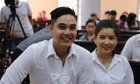 Bất ngờ tạm dừng phiên tòa giữa Ngọc Trinh và Nhà hát kịch - Ảnh 2. Bất ngờ tạm dừng phiên tòa giữa Ngọc Trinh và Nhà hát kịch - Ảnh 2.