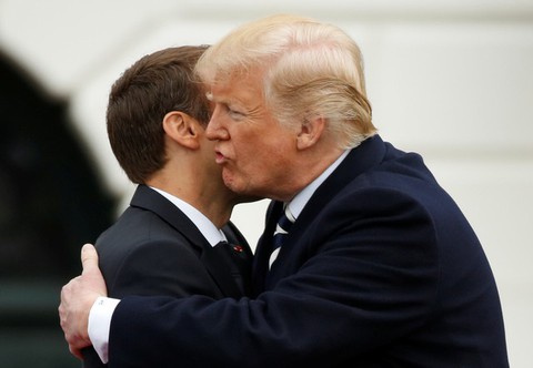 Tổng thống Trump đón tổng thống Pháp, bàn ngay chuyện hạt nhân - Ảnh 4. Tổng thống Trump đón tổng thống Pháp, bàn ngay chuyện hạt nhân - Ảnh 4.