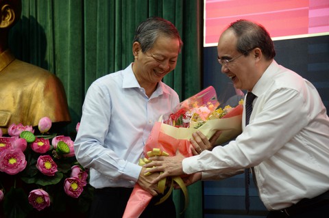 Ông Lê Văn Khoa đã 2 lần tai biến - Ảnh 4. Ông Lê Văn Khoa đã 2 lần tai biến - Ảnh 4.