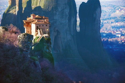 Độc đáo tu viện Meteora lơ lửng trên núi tại Hy Lạp - Ảnh 10. Độc đáo tu viện Meteora lơ lửng trên núi tại Hy Lạp - Ảnh 10.