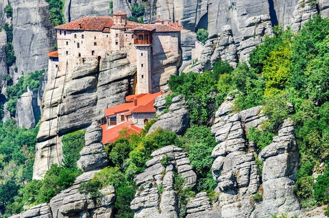 Độc đáo tu viện Meteora lơ lửng trên núi tại Hy Lạp - Ảnh 2. Độc đáo tu viện Meteora lơ lửng trên núi tại Hy Lạp - Ảnh 2.