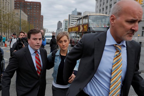 Allison Mack của NXIVM đóng 5 triệu USD để tại ngoại - Ảnh 1. Allison Mack của NXIVM đóng 5 triệu USD để tại ngoại - Ảnh 1.