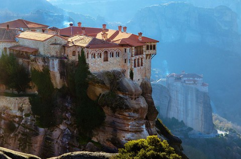 Độc đáo tu viện Meteora lơ lửng trên núi tại Hy Lạp - Ảnh 4. Độc đáo tu viện Meteora lơ lửng trên núi tại Hy Lạp - Ảnh 4.