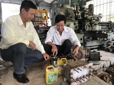 Thầy giáo thể dục kiêm vua sáng chế - Ảnh 2. Thầy giáo thể dục kiêm vua sáng chế - Ảnh 2.