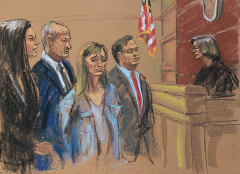 Allison Mack của NXIVM đóng 5 triệu USD để tại ngoại - Ảnh 3. Allison Mack của NXIVM đóng 5 triệu USD để tại ngoại - Ảnh 3.
