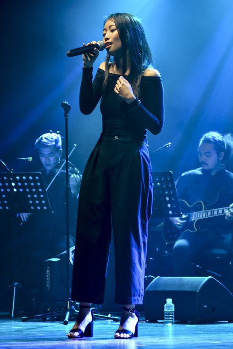 Tác giả hit Biết đâu đứng ngoài showbiz mà vui - Ảnh 11. Tác giả hit Biết đâu đứng ngoài showbiz mà vui - Ảnh 11.