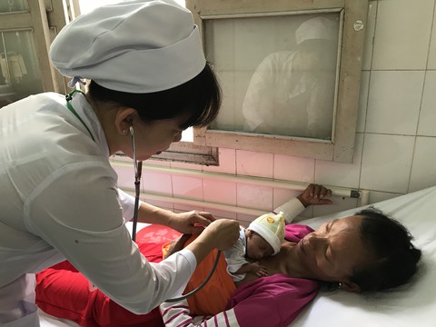 Bệnh viện tỉnh cứu thành công trẻ sơ sinh siêu non, siêu nhẹ 700g - Ảnh 1. Bệnh viện tỉnh cứu thành công trẻ sơ sinh siêu non, siêu nhẹ 700g - Ảnh 1.