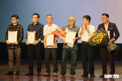 Choáng với Liên hoan kịch nói: 27 vở diễn, trao 112 huy chương - Ảnh 5. Choáng với Liên hoan kịch nói: 27 vở diễn, trao 112 huy chương - Ảnh 5.