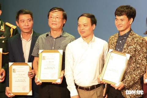 Choáng với Liên hoan kịch nói: 27 vở diễn, trao 112 huy chương - Ảnh 9. Choáng với Liên hoan kịch nói: 27 vở diễn, trao 112 huy chương - Ảnh 9.