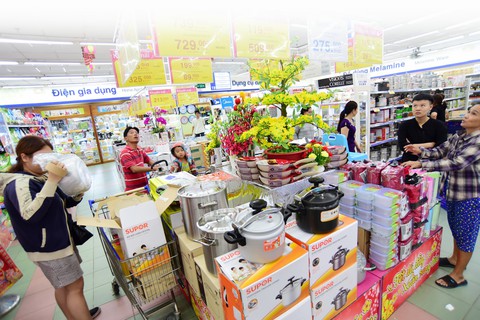 Săn hàng khuyến mãi sớm mùa lễ - Ảnh 1. Săn hàng khuyến mãi sớm mùa lễ - Ảnh 1.