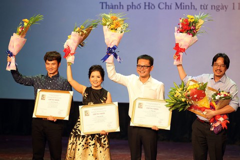 Liên hoan kịch để nghệ sĩ có huy chương xét tặng danh hiệu? - Ảnh 1. Liên hoan kịch để nghệ sĩ có huy chương xét tặng danh hiệu? - Ảnh 1.
