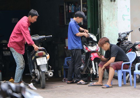 Hiểm họa từ đèn xe siêu sáng - Ảnh 1. Hiểm họa từ đèn xe siêu sáng - Ảnh 1.