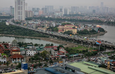 Nghỉ lễ 30-4 và 1-5: Tàu, xe bắt đầu căng thẳng - Ảnh 3. Nghỉ lễ 30-4 và 1-5: Tàu, xe bắt đầu căng thẳng - Ảnh 3.