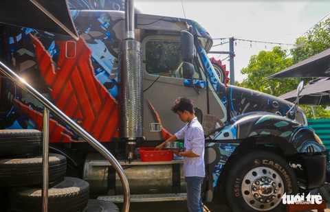 Quán cà phê trong xe container còn hạn đăng kiểm có một không hai tại Sài Gòn - Ảnh 8. Quán cà phê trong xe container còn hạn đăng kiểm có một không hai tại Sài Gòn - Ảnh 8.