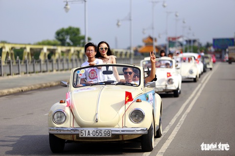 Mãn nhãn với đoàn xe cổ Volkswagen chào mừng Festival Huế 2018 - Ảnh 2. Mãn nhãn với đoàn xe cổ Volkswagen chào mừng Festival Huế 2018 - Ảnh 2.