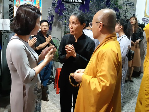Tiễn đưa Hướng Dương về với mặt trời - Ảnh 11. Tiễn đưa Hướng Dương về với mặt trời - Ảnh 11.
