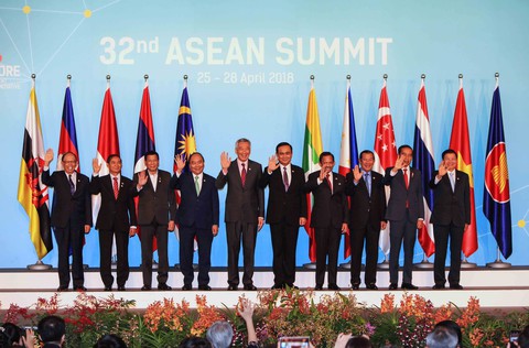 Thủ tướng Nguyễn Xuân Phúc dự Hội nghị Cấp cao ASEAN lần thứ 32 - Ảnh 1. Thủ tướng Nguyễn Xuân Phúc dự Hội nghị Cấp cao ASEAN lần thứ 32 - Ảnh 1.