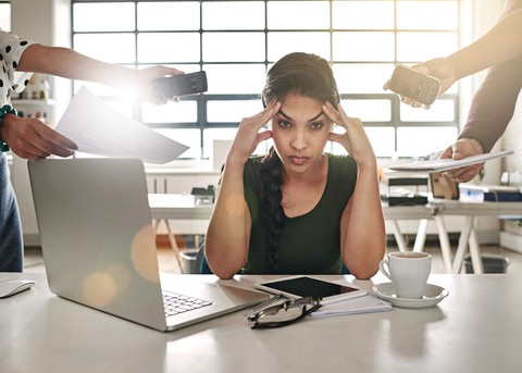 Quá tốt với đồng nghiệp là con dao hai lưỡi - Ảnh 2. Quá tốt với đồng nghiệp là con dao hai lưỡi - Ảnh 2.