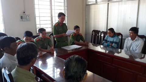 Bơm tạp chất vào tôm, 2 người bị phạt gần 200 triệu đồng - Ảnh 1. Bơm tạp chất vào tôm, 2 người bị phạt gần 200 triệu đồng - Ảnh 1.