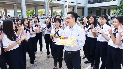 Nhà giáo tự thay đổi 8 điều này, được không? - Ảnh 1. Nhà giáo tự thay đổi 8 điều này, được không? - Ảnh 1.