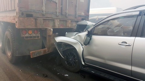 Khói mù mịt, nhiều xe tông nhau trên cao tốc TP.HCM - Long Thành - Ảnh 17. Khói mù mịt, nhiều xe tông nhau trên cao tốc TP.HCM - Long Thành - Ảnh 17.